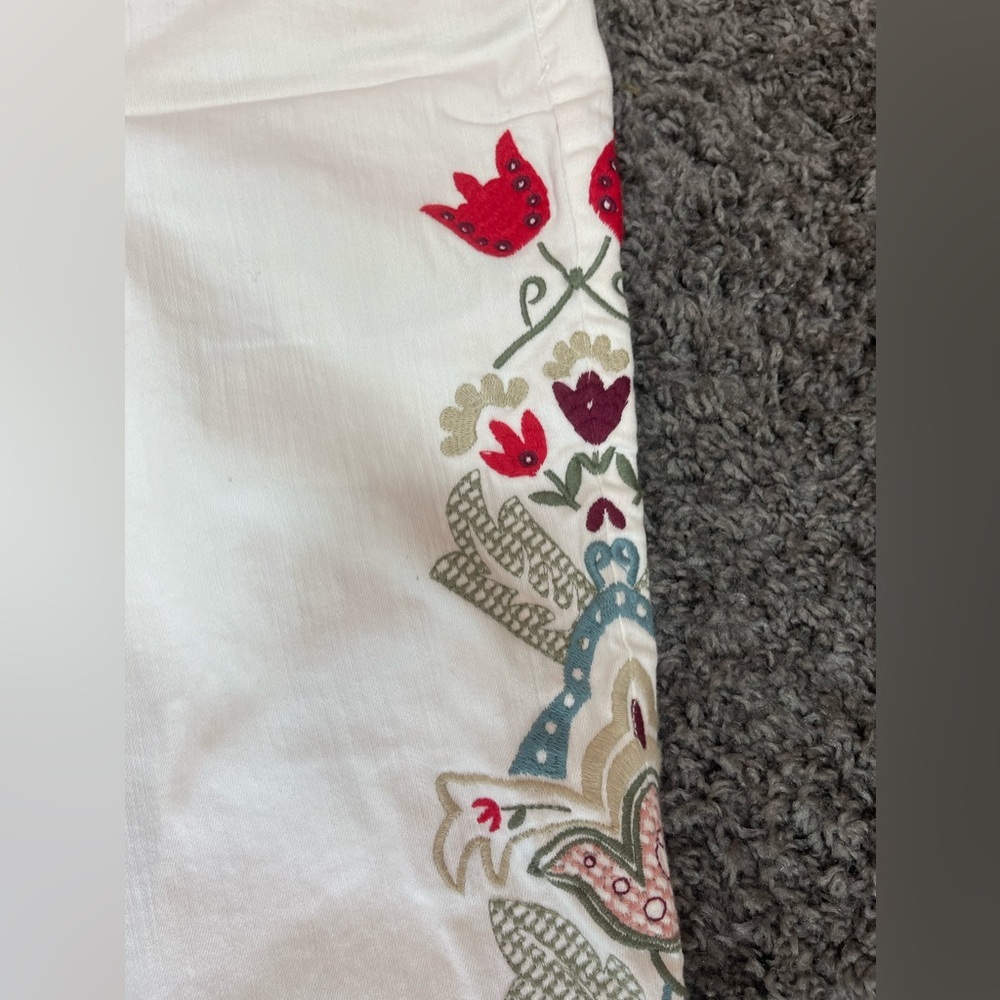 Nine West white cotton floral embroidery chrystie capri jeans women’s size 4 - Picture 6 of 17